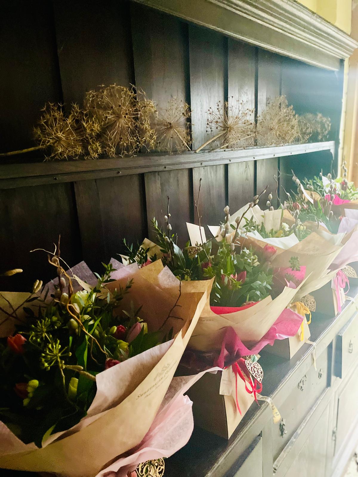 Scented Luxury - A glorious mixed bouquet with heavenly scent