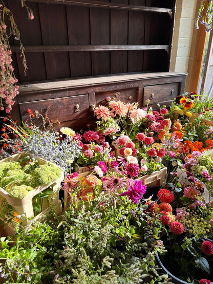 A Moon of Blooms - A month of weekly beautiful bouquets - (4 bouquets) delivered