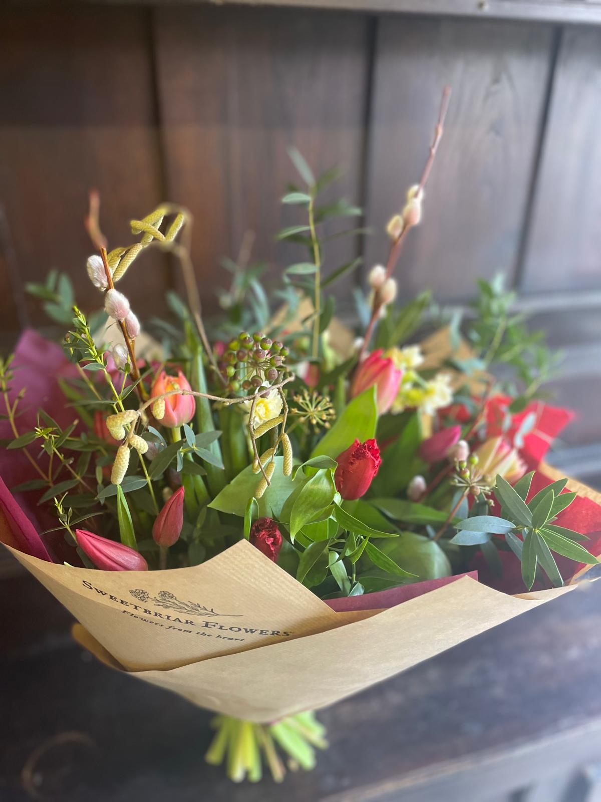 Scented Luxury - A glorious mixed bouquet with heavenly scent